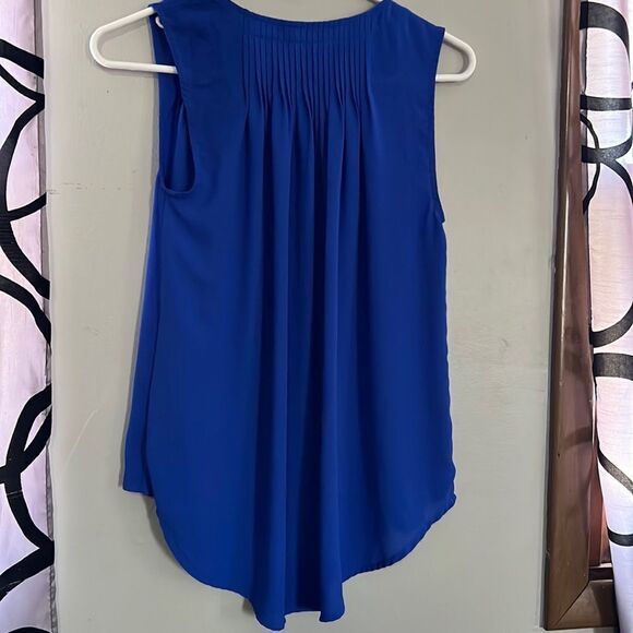 Q & A Pleated Blouse - Picture 4 of 4